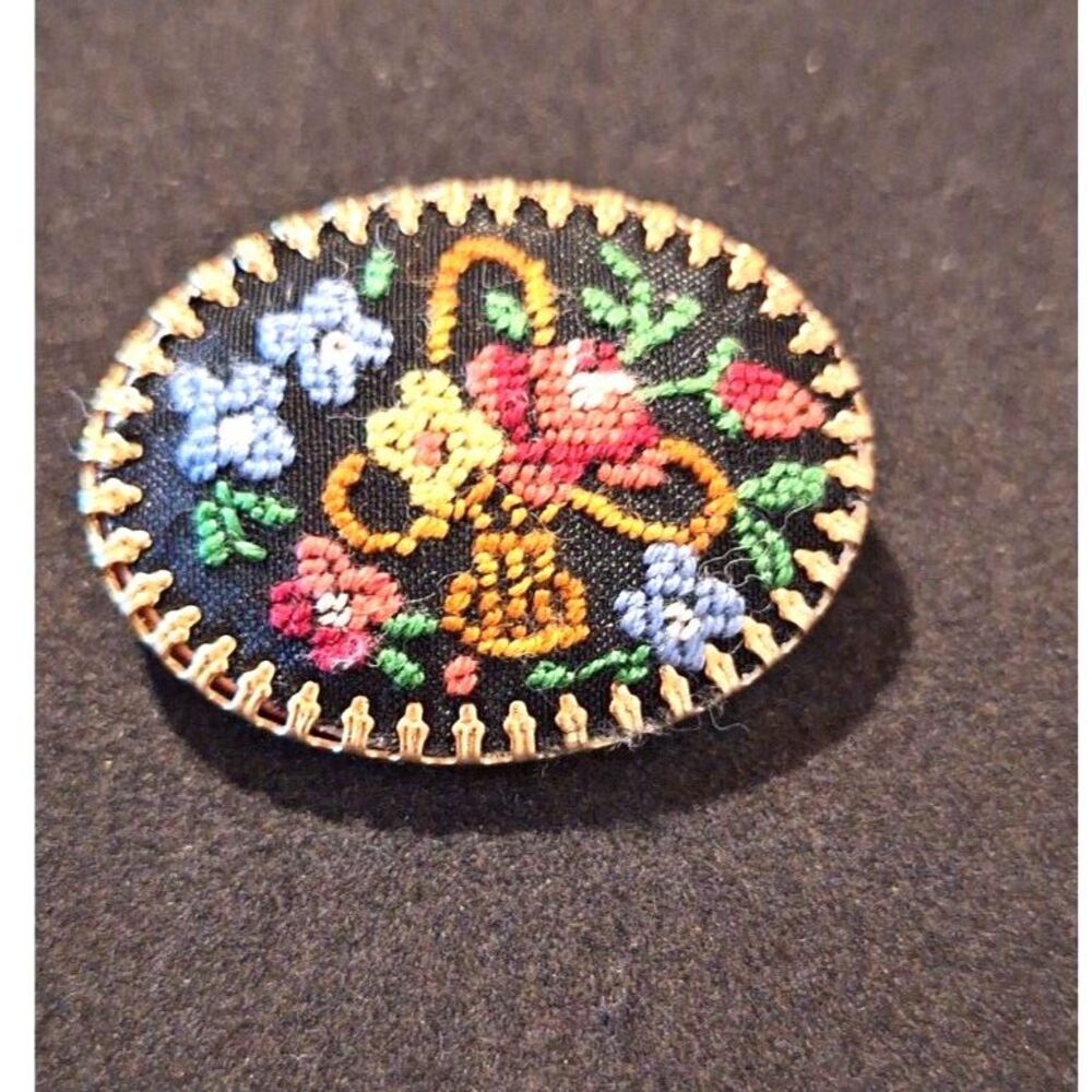 Vintage Embroidered Floral Oval Pin Brooch